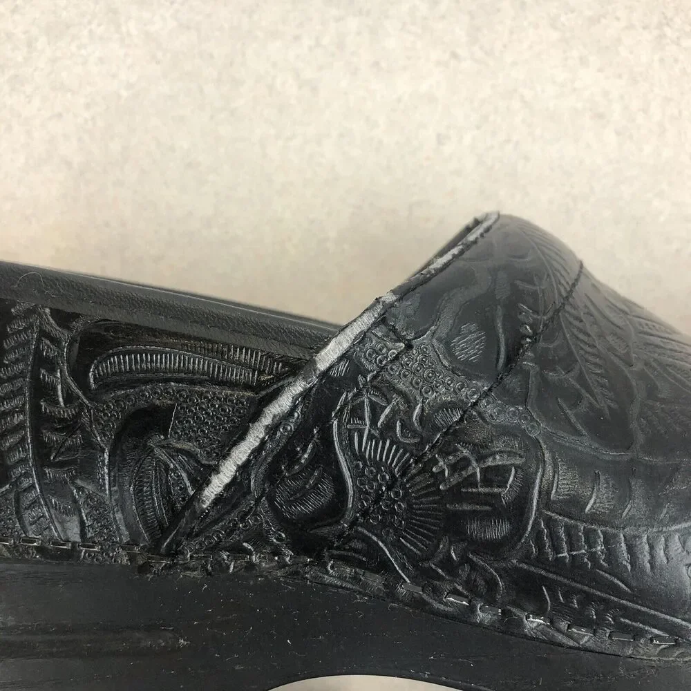 Dansko Professional Comfort Clogs Black Tooled Leather Womens Size 40/ 9.5‎